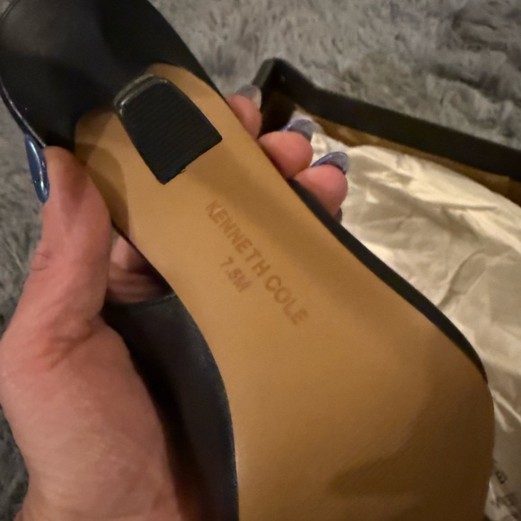 NWT Kenneth Cole Black Women's Slingback Pumps - Picture 4 of 4